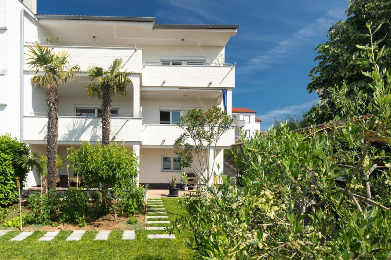 Apartments Oleander Krk Town Extérieur photo